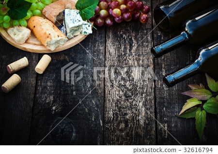 Wine and food concept 32616794