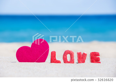 Valentines day card and love to travel concept 32616820