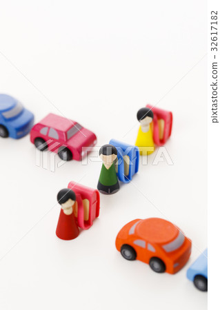 School attendance school elementary school student school bag 32617182