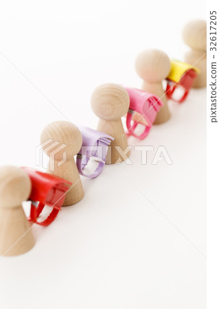 School attendance school elementary school student school bag School attendance school elementary school student school bag 32617205
