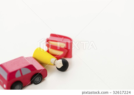 School attendance school elementary school student school bags accident 32617224