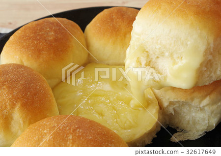 卡門培爾奶酪麵包麵包(提升) 卡門培爾奶酪麵包麵包(提升) 32617649