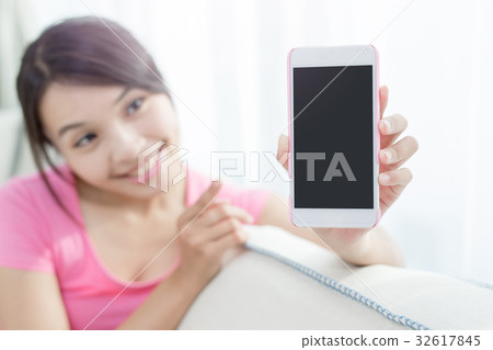 woman show smart phone woman show smart phone 32617845