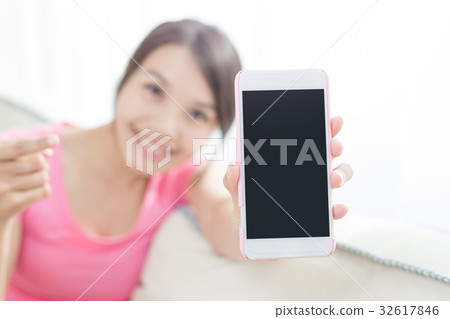 woman show smart phone woman show smart phone 32617846