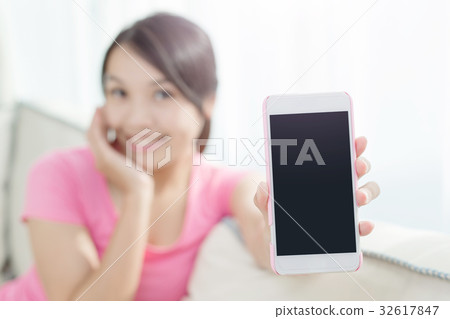 woman show smart phone woman show smart phone 32617847