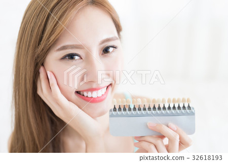 tooth whiten concept tooth whiten concept 32618193