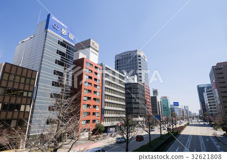  Nagoya city Naka Ward urban landscape Sakuradadori Sakura Town Kure cloth intersection View from the east side of the pedestrian bridge 32621808