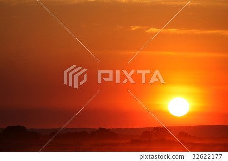 Spectacular sunset over Tsiribihina River Spectacular sunset over Tsiribihina River 32622177