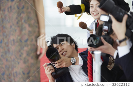 Photographers shooting press coverage 32622312
