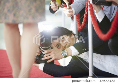 Photographers shooting press coverage 32622328