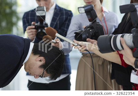 Reporters covering the apology interview Reporters covering the apology interview 32622354