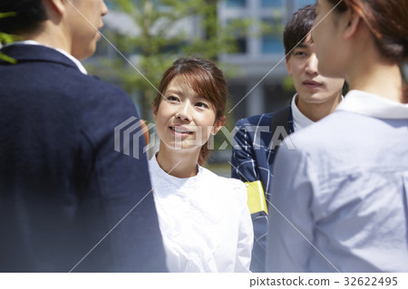 街頭採訪女安娜記者 32622495