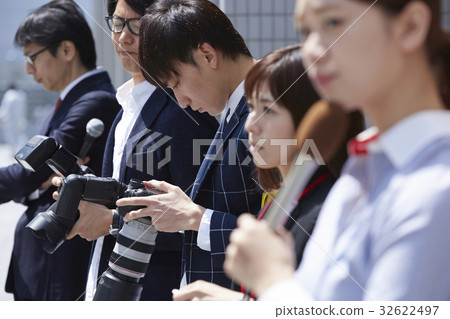 等待記者 等待記者 32622497
