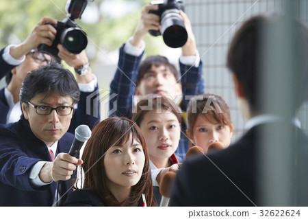 A press circle 32622624