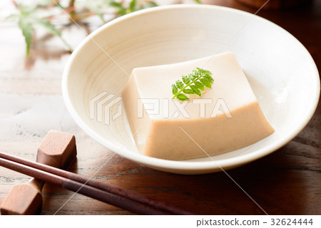 Sesame tofu 32624444