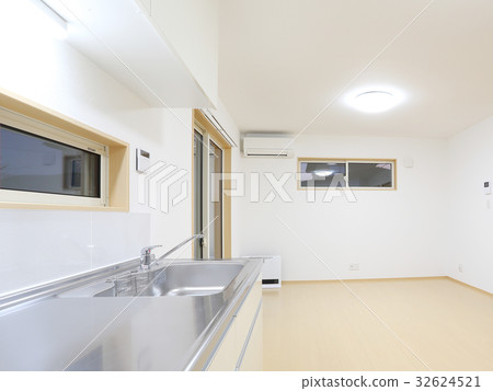 Newly built living room dining kitchen 32624521