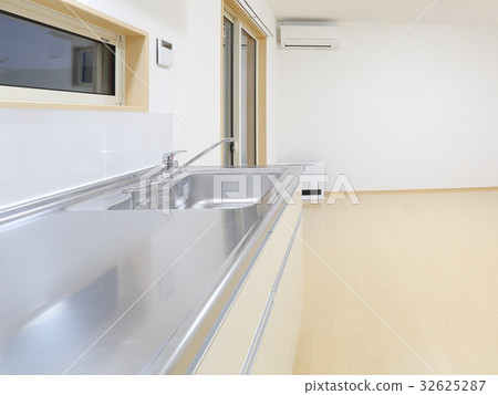 Newly built living room dining kitchen 32625287