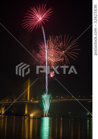 Firework display at Chao Phraya River Firework display at Chao Phraya River 32625836