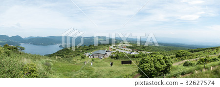 Lake Ashinoko (landscape from Yamabushi Pass) Lake Ashinoko (landscape from Yamabushi Pass) 32627574