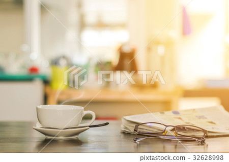 cup of hot cappuccino coffee 32628998