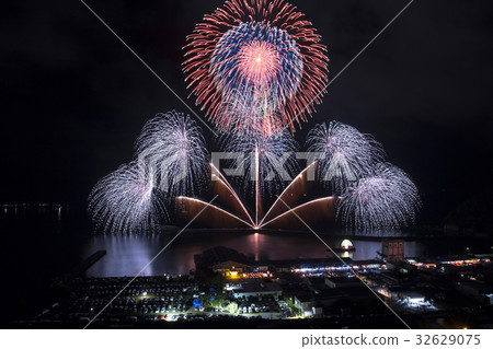 Fireworks at the Yokosuka Dragon Festival 32629075