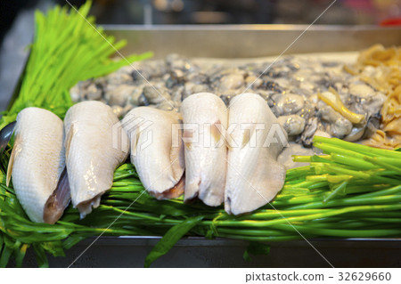 海鮮，豹魚，新鮮蠶，海鮮，鯖魚，新鮮牡蠣，海鮮，遮目魚 32629660