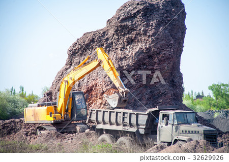 Cherry basket / cherry tree branch/ fresh cherries Cherry basket / cherry tree branch/ fresh cherries 32629926