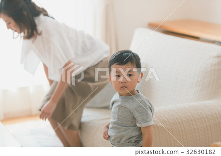 mother and child, baby boy, boy 32630182
