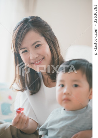 parenthood, parent and child, snack 32630263