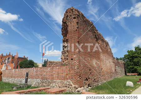 Ruins of the Teutonic Knights Castle in Torun 32630596