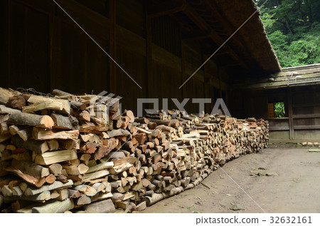 大量的干繭 大量的干繭 32632161