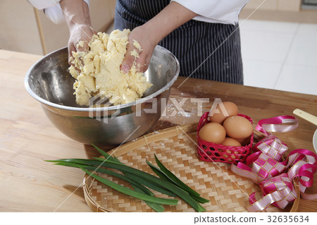 kneading dough kneading dough 32635634