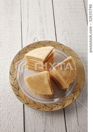 kueh kapit kueh kapit 32635740