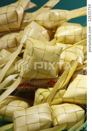 ketupat 32635754