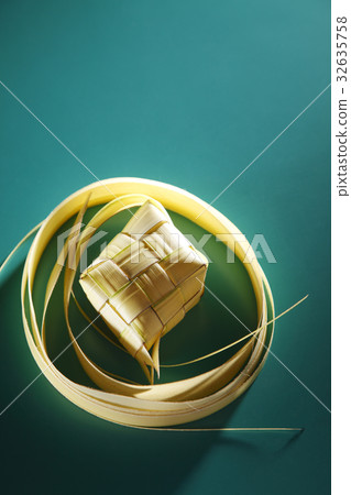ketupat ketupat 32635758