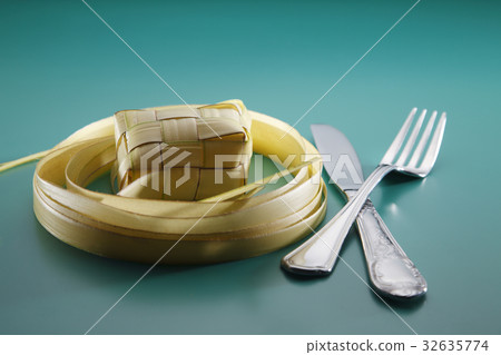 ketupat 32635774