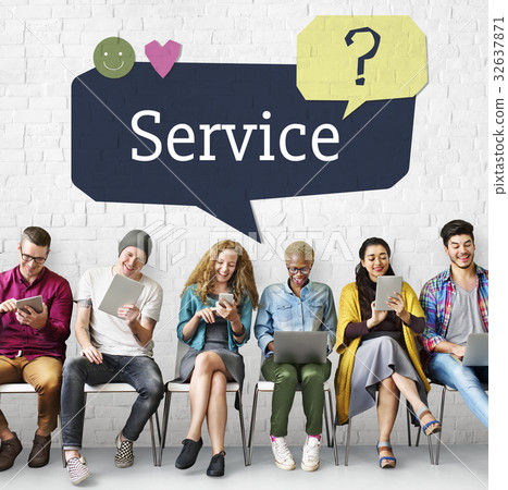 Groupof people using digital devices with customer support speech bubble 32637871