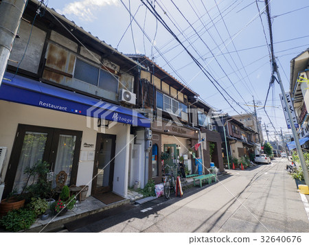 附近的名古屋西區多貢寺附近的Perugue 附近的名古屋西區多貢寺附近的Perugue 32640676
