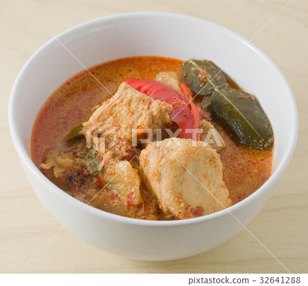 Red Curry with Coconut Milk 32641288