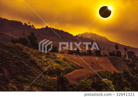 Scientific natural phenomenon, total solar eclipse 32641321