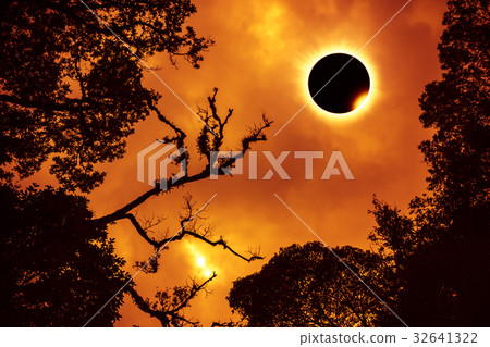 Scientific natural phenomenon, total solar eclipse 32641322
