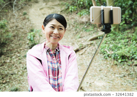 Mountain Climbing Mountain Girl Trekking Mountain Climbing Mountain Outdoor Hiking 32641382