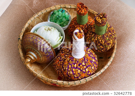Thai herbal ball for pressing in day spa Thai herbal ball for pressing in day spa 32642778