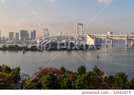 Tokyo Tower and Rainbow Bridge in Japan Tokyo Tower and Rainbow Bridge in Japan 32642879