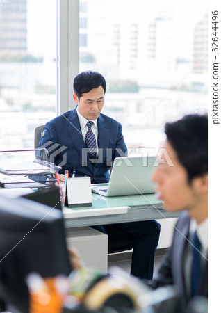 辦公室 32644496