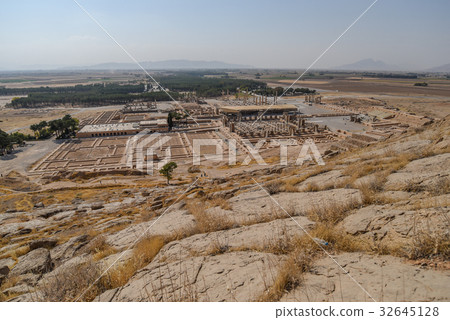 Ruins of Persepolis in Shiraz, Iran 32645128