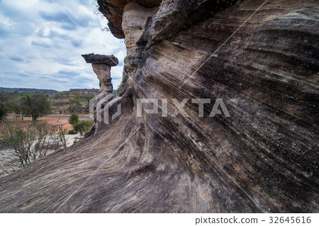 Monolithic giants,Ban Pa sun in Ubon Ratchathani 32645616