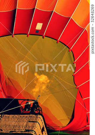 Preparation for the start of the hot air balloon. Preparation for the start of the hot air balloon. 32648269