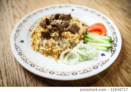Uzbek pilaf with beef 32648717