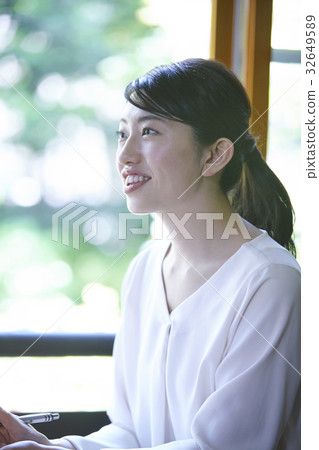 一位女士面試 一位女士面試 32649589